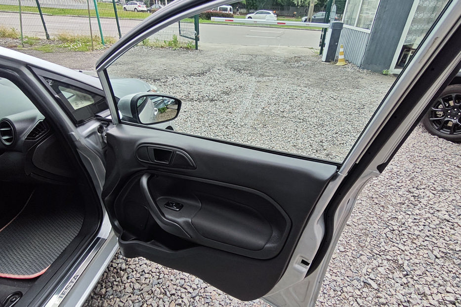 Продам Ford Fiesta 1.6 Ti-VCT PowerShift 120 к.с 2019 года в Киеве