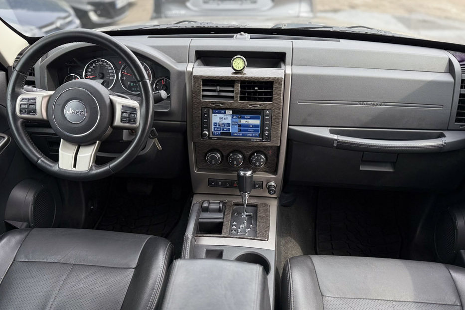 Продам Jeep Cherokee 2.8D AT (200 к.с.) AWD  2012 года в Киеве