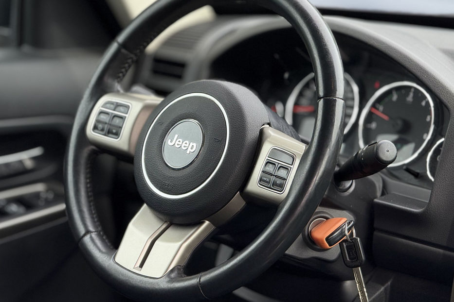 Продам Jeep Cherokee 2.8D AT (200 к.с.) AWD  2012 года в Киеве