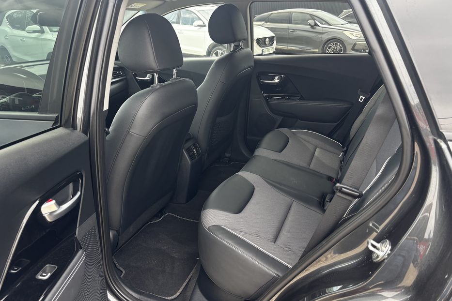 Продам Kia Niro 64квт авто у Львові 2021 года в Львове