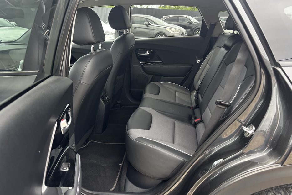 Продам Kia Niro 64квт авто у Львові 2021 года в Львове
