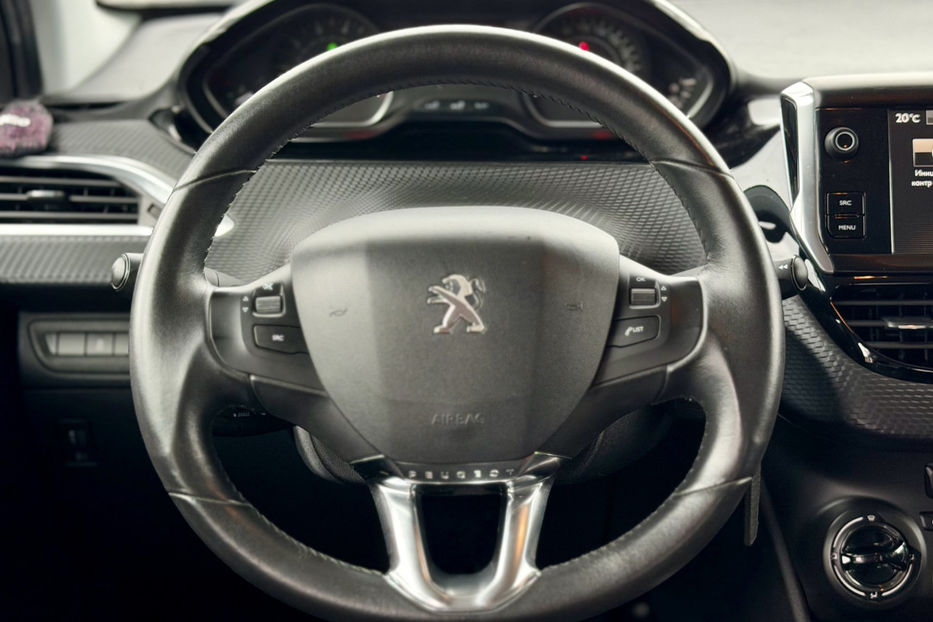 Продам Peugeot 2008  1.2 МТ (82 к.с.)  •  Access 2015 года в Киеве