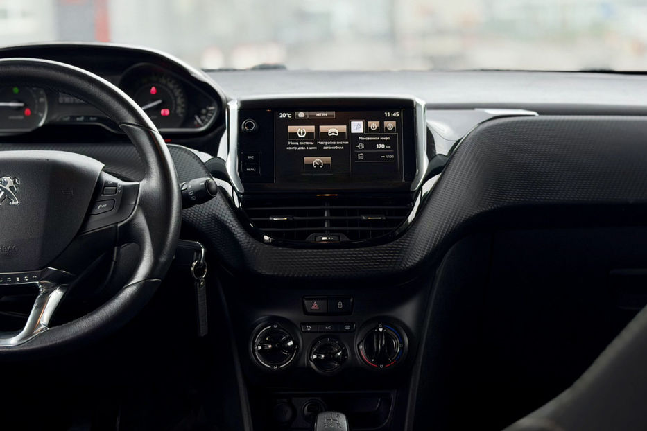 Продам Peugeot 2008  1.2 МТ (82 к.с.)  •  Access 2015 года в Киеве
