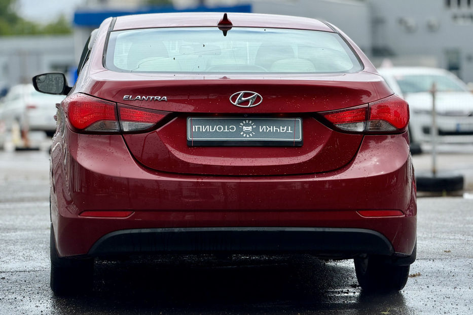 Продам Hyundai Elantra  1.8 AТ (150 к.с.) 2015 года в Киеве