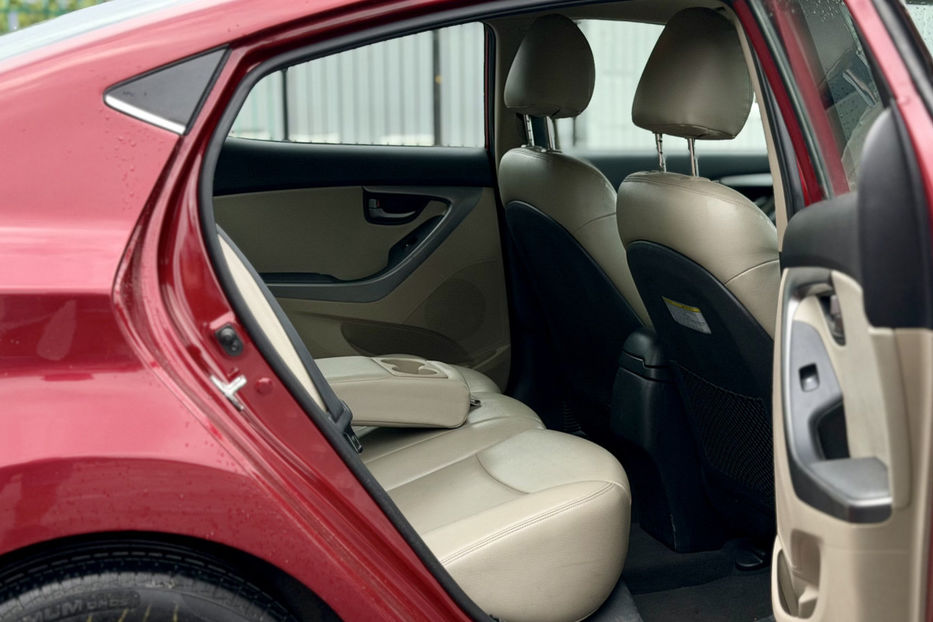 Продам Hyundai Elantra  1.8 AТ (150 к.с.) 2015 года в Киеве