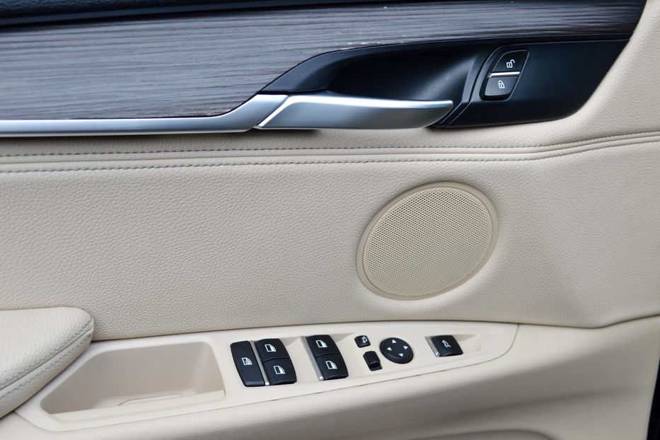 Продам BMW X5 2017 года в Одессе