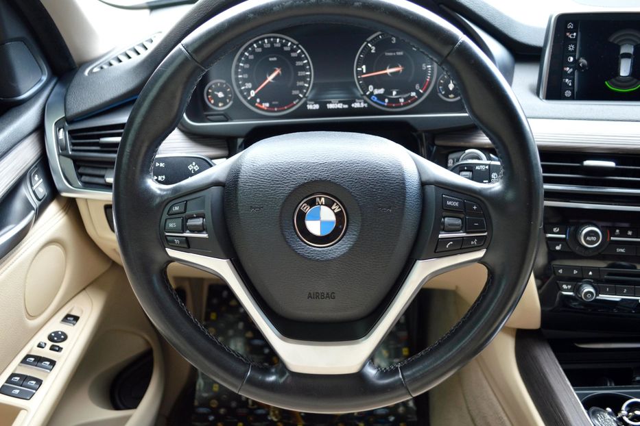 Продам BMW X5 2017 года в Одессе