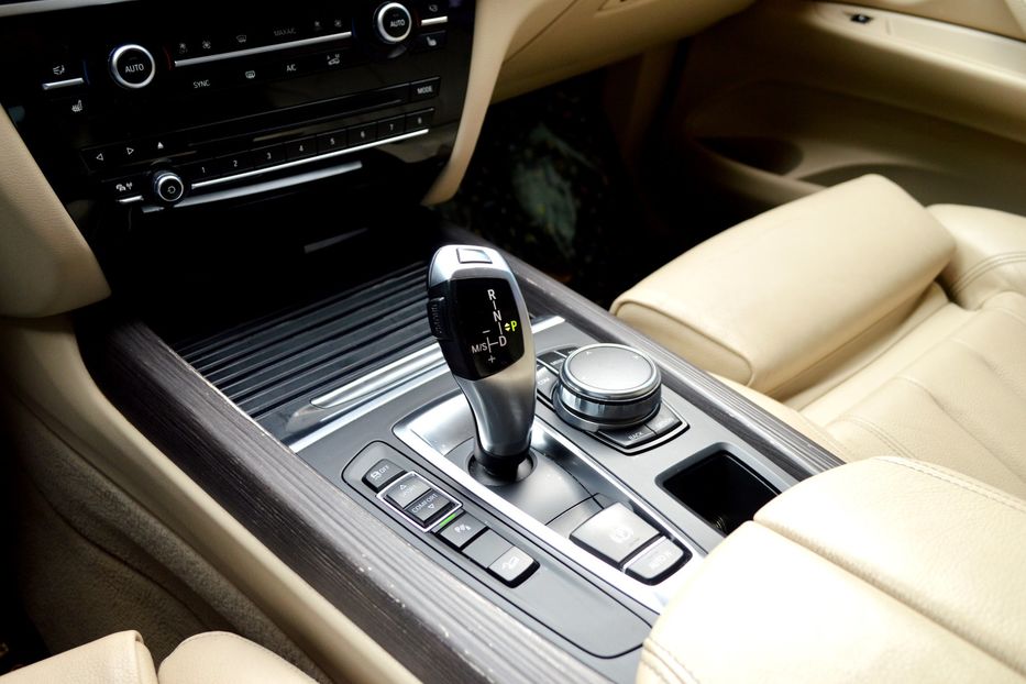 Продам BMW X5 2017 года в Одессе
