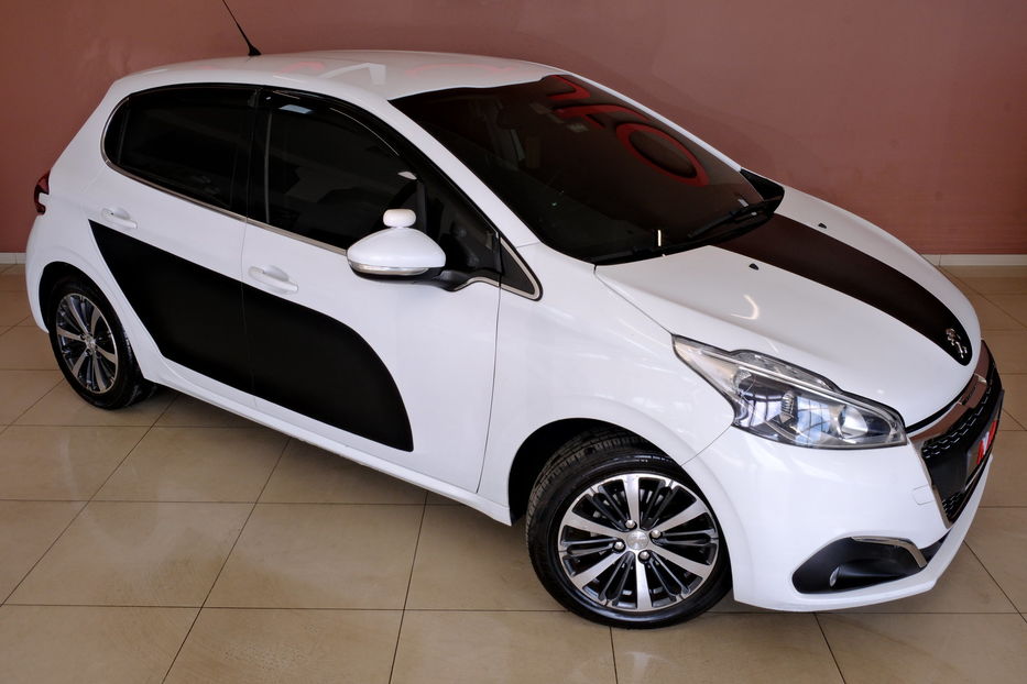 Продам Peugeot 208 2016 года в Одессе