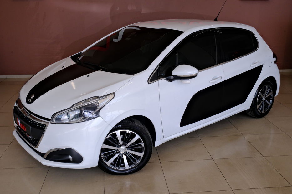 Продам Peugeot 208 2016 года в Одессе