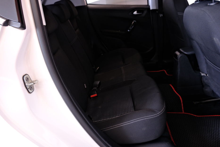 Продам Peugeot 208 2016 года в Одессе