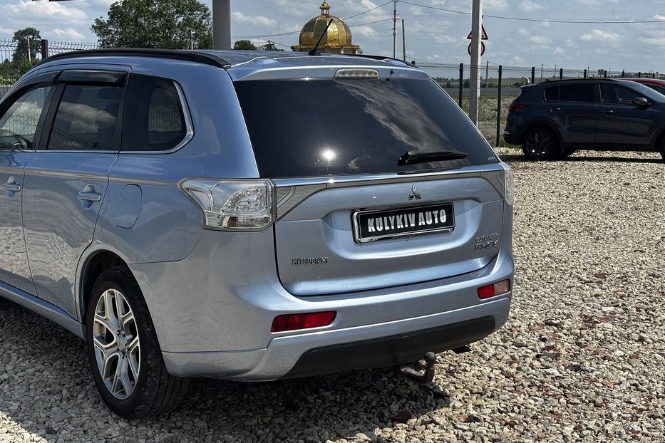 Продам Mitsubishi Outlander Гібрид 2013 года в Львове
