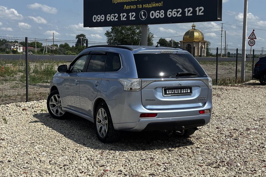 Продам Mitsubishi Outlander Гібрид 2013 года в Львове