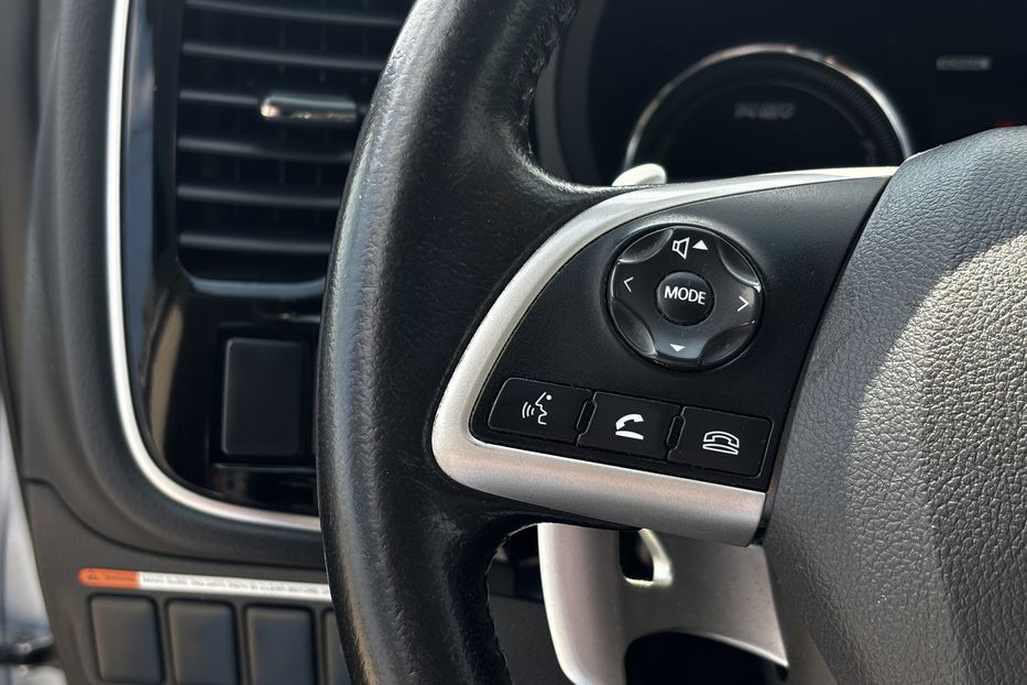 Продам Mitsubishi Outlander Гібрид 2013 года в Львове