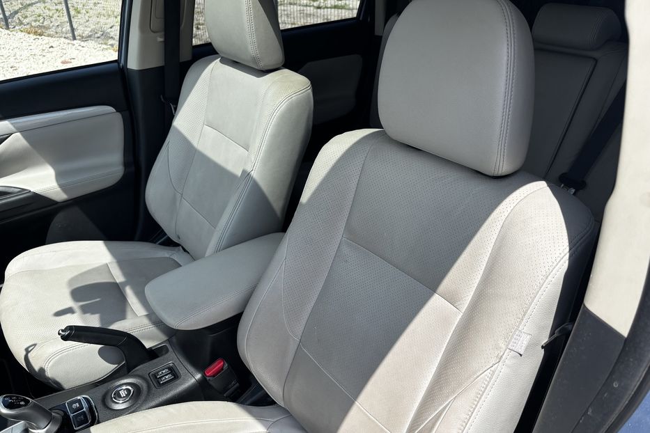Продам Mitsubishi Outlander Гібрид 2013 года в Львове