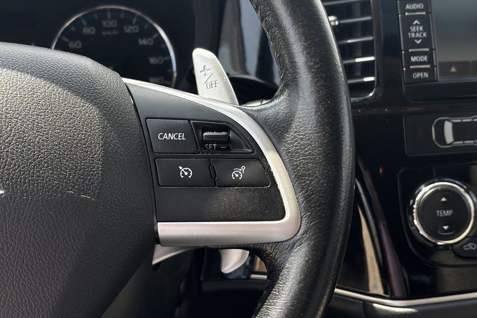 Продам Mitsubishi Outlander Гібрид 2013 года в Львове