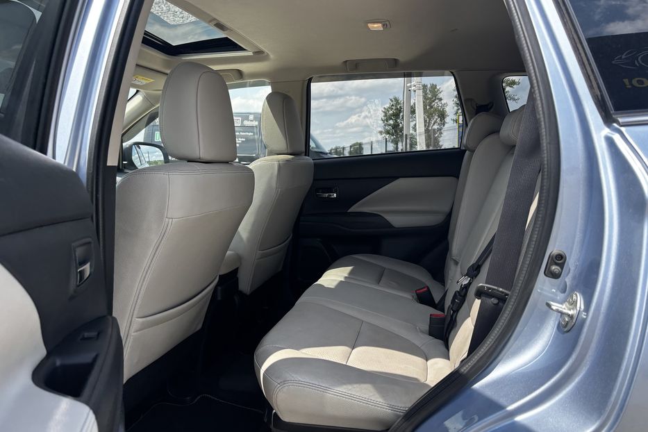 Продам Mitsubishi Outlander Гібрид 2013 года в Львове