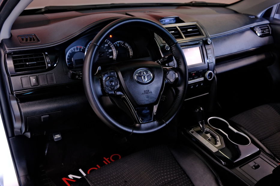 Продам Toyota Camry 2014 года в Одессе