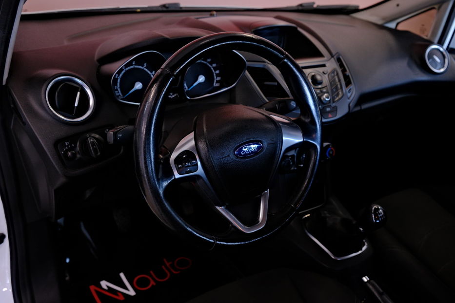 Продам Ford Fiesta 2013 года в Одессе
