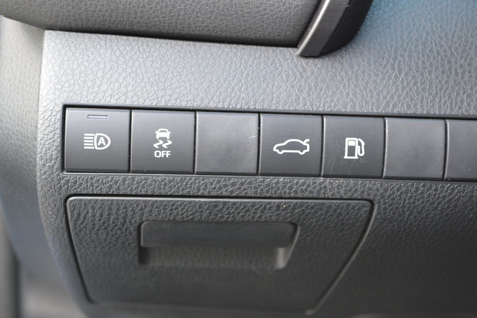 Продам Toyota Camry XV70 2017 года в Одессе