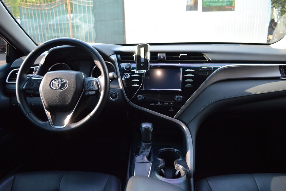 Продам Toyota Camry XV70 2017 года в Одессе