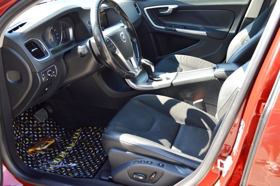 Продам Volvo S60 2015 года в Одессе