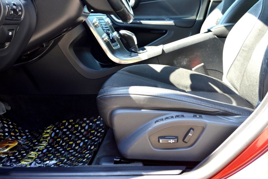 Продам Volvo S60 2015 года в Одессе