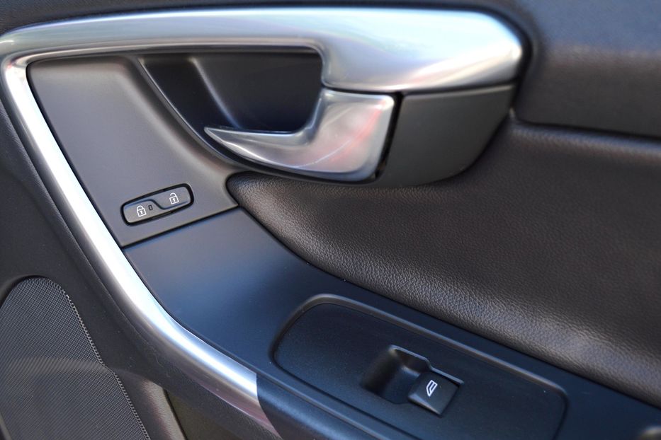 Продам Volvo S60 2015 года в Одессе