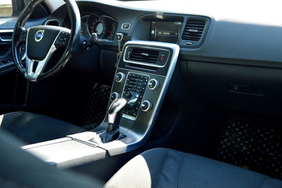 Продам Volvo S60 2015 года в Одессе