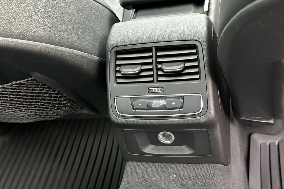 Продам Audi A4 Quattro S-Line 2016 года в Киеве