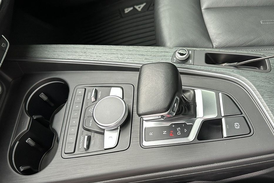 Продам Audi A4 Quattro S-Line 2016 года в Киеве