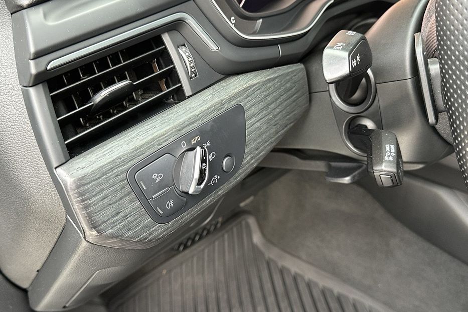 Продам Audi A4 Quattro S-Line 2016 года в Киеве