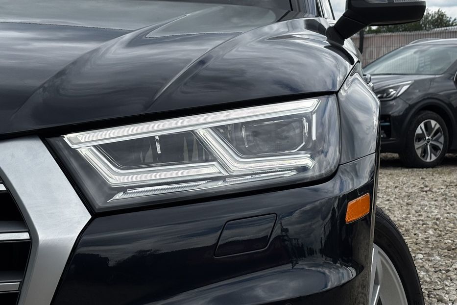 Продам Audi Q5 Premium Plus  2018 года в Львове