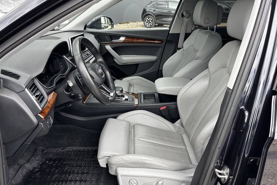 Продам Audi Q5 Premium Plus  2018 года в Львове