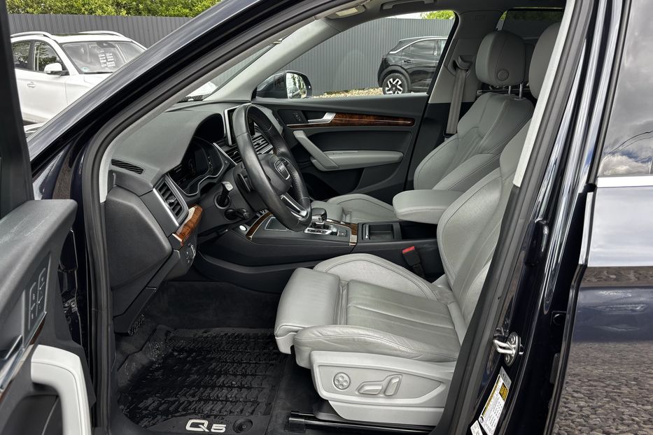 Продам Audi Q5 Premium Plus  2018 года в Львове