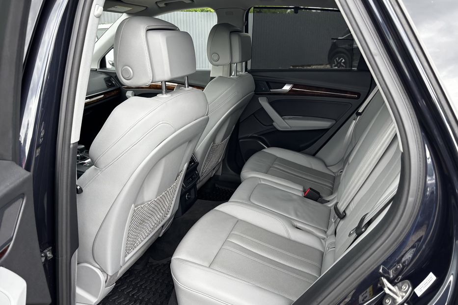 Продам Audi Q5 Premium Plus  2018 года в Львове