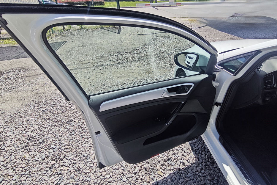 Продам Volkswagen Golf Variant 1.6 TDI DSG (110 к.с.)   2015 года в Киеве