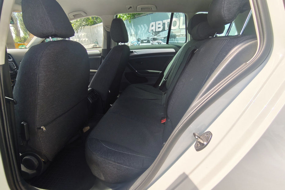Продам Volkswagen Golf Variant 1.6 TDI DSG (110 к.с.)   2015 года в Киеве