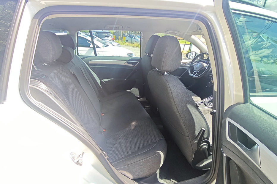 Продам Volkswagen Golf Variant 1.6 TDI DSG (110 к.с.)   2015 года в Киеве