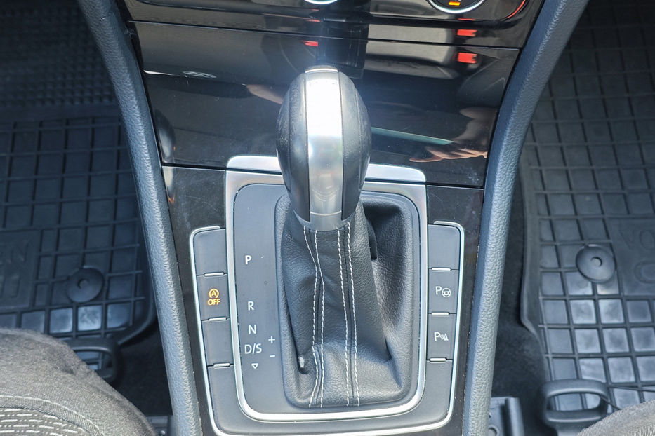 Продам Volkswagen Golf Variant 1.6 TDI DSG (110 к.с.)   2015 года в Киеве