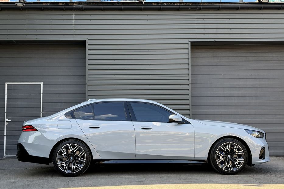 Продам BMW 530 M Package 2025 года в Киеве