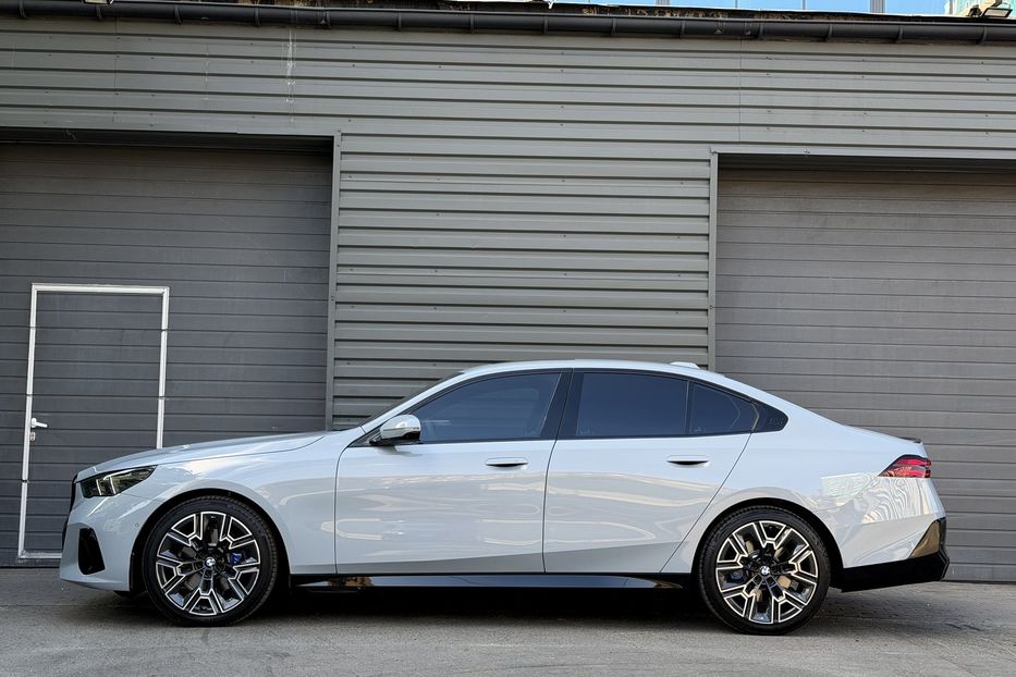 Продам BMW 530 M Package 2025 года в Киеве