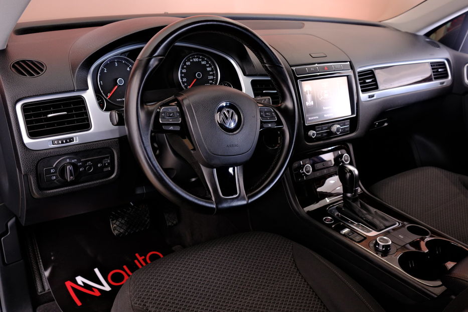 Продам Volkswagen Touareg 2011 года в Одессе