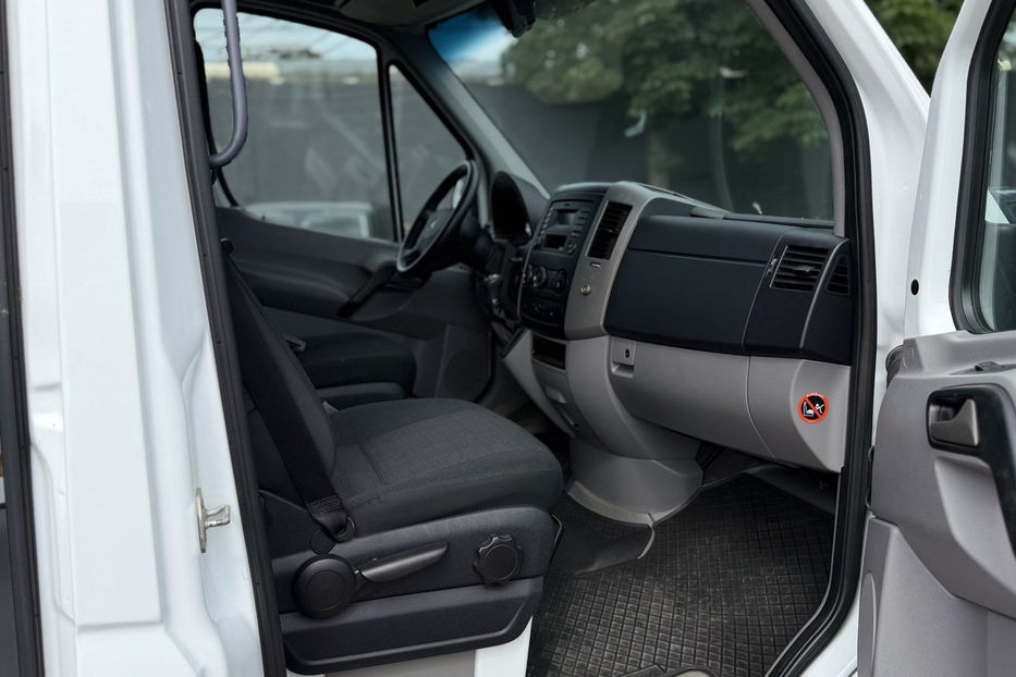 Продам Mercedes-Benz Sprinter груз.. 319 CDI 3.0 AT (190 к.с.) L3H2 2014 года в Киеве