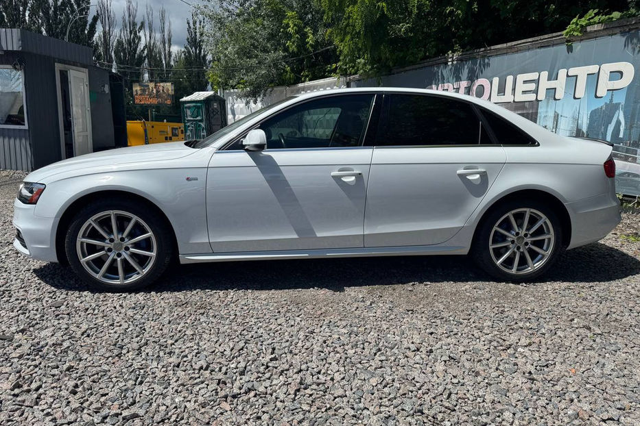 Продам Audi A4 2.0 TFSI АТ (211 к.с.) Quattro 2015 года в Киеве