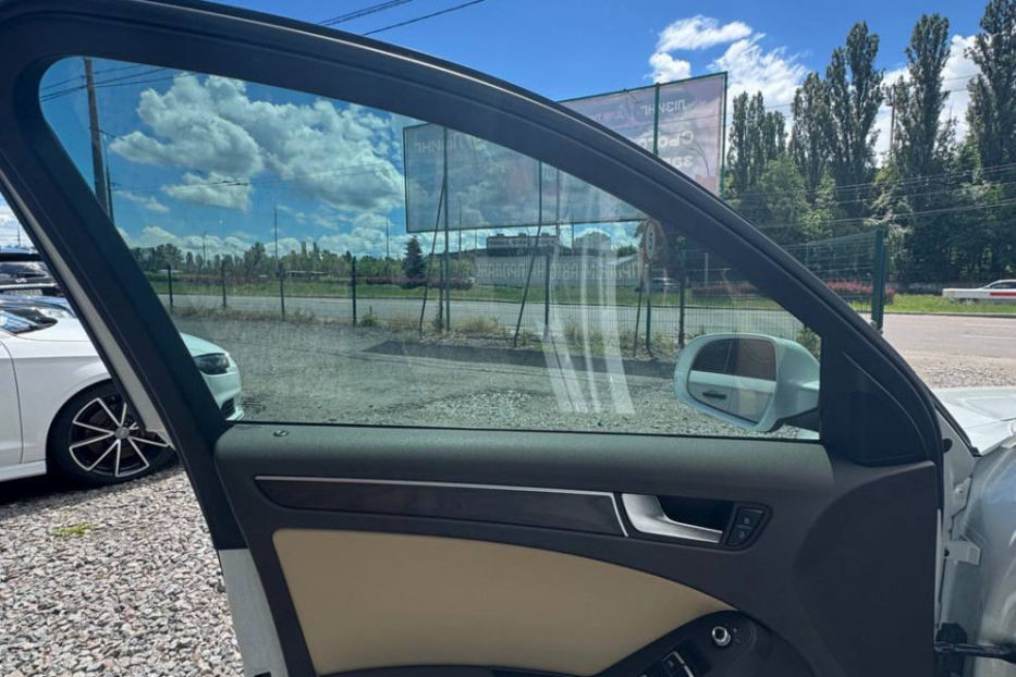 Продам Audi A4 2.0 TFSI АТ (211 к.с.) Quattro 2015 года в Киеве
