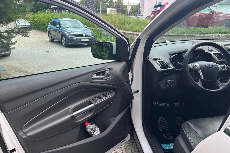 Продам Ford Escape Titanium 2013 года в Черновцах