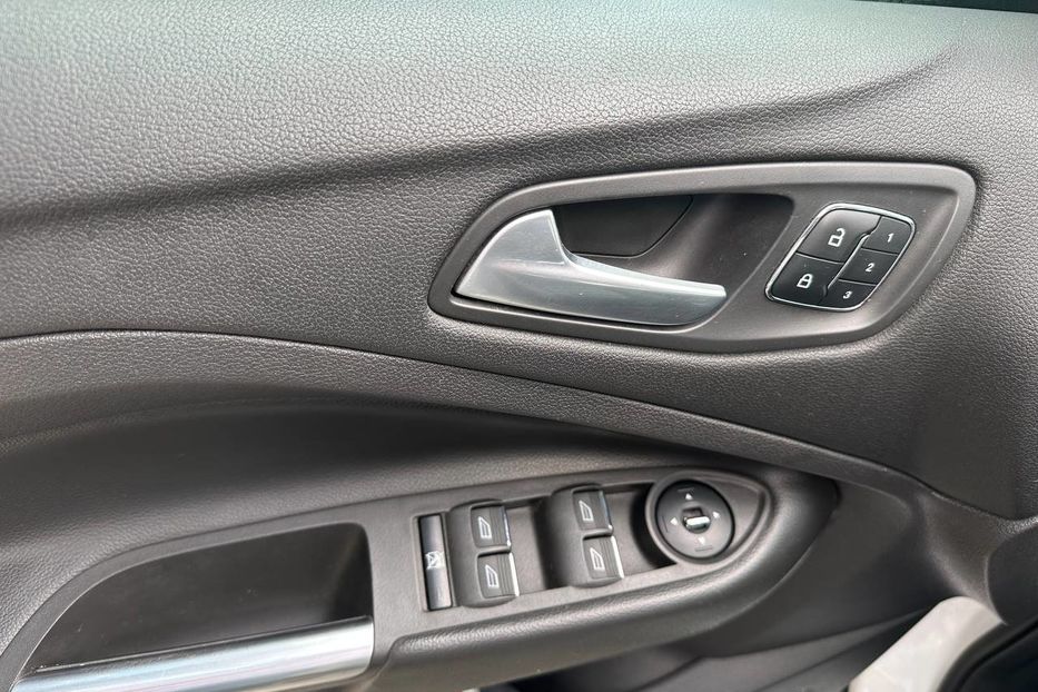 Продам Ford Escape Titanium 2013 года в Черновцах