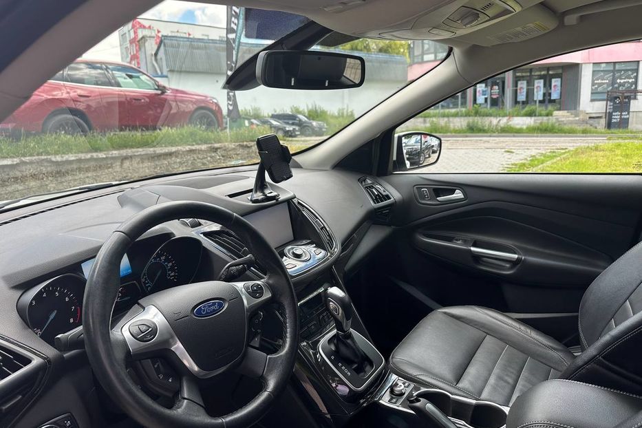 Продам Ford Escape Titanium 2013 года в Черновцах