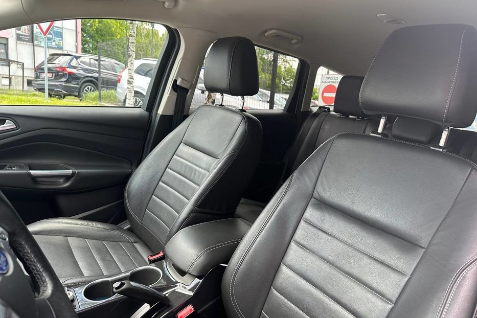 Продам Ford Escape Titanium 2013 года в Черновцах
